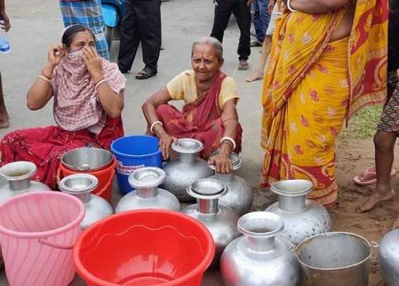 Water Crisis : Villagers blocked road at Yuvraj Nagar Water Crisis : Villagers blocked road at Yuvraj Nagar